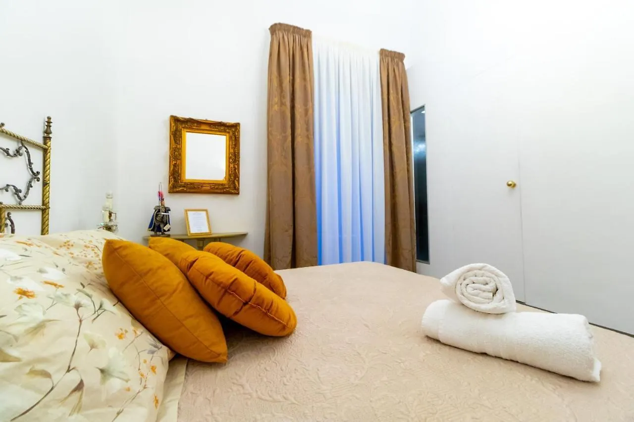 Pupi E Pupari Bed & Breakfast Katanya İtalya